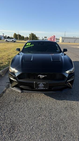 Ford Mustang EcoBoost Coupe 2021