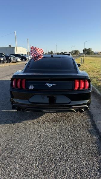 Ford Mustang EcoBoost Coupe 2021