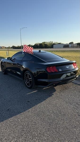 Ford Mustang EcoBoost Coupe 2021
