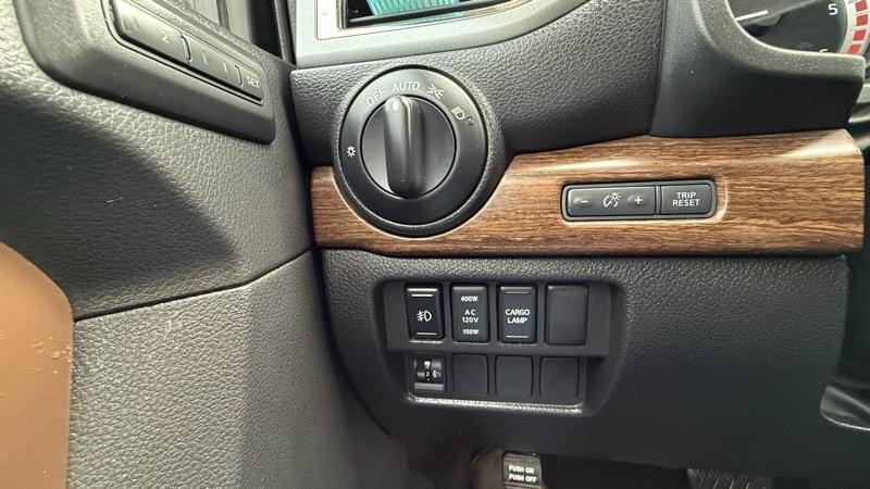 Nissan Titan XD 4x4 Diesel Crew Cab Platinum Reserve 2016
