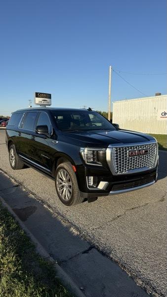 GMC Yukon XL Denali 4WD 2021