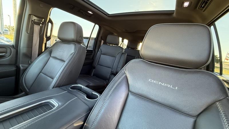 GMC Yukon XL Denali 4WD 2021