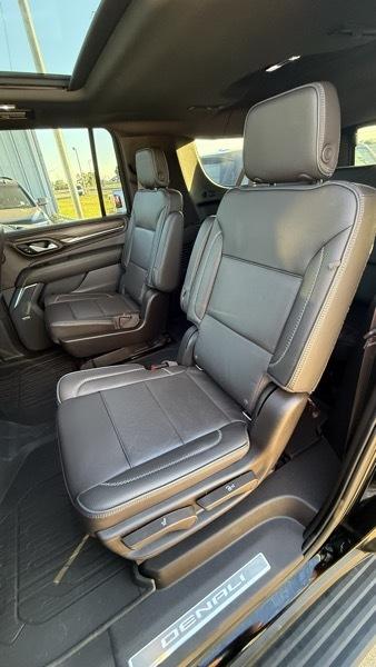 GMC Yukon XL Denali 4WD 2021