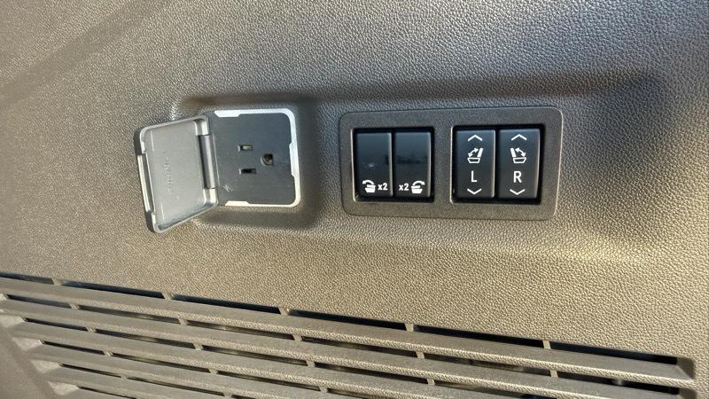 GMC Yukon XL Denali 4WD 2021