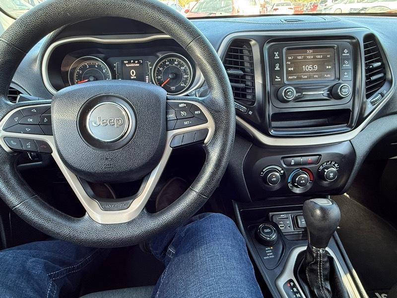 Jeep Cherokee Sport 4WD 2015