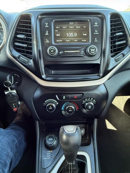 Jeep Cherokee Sport 4WD 2015