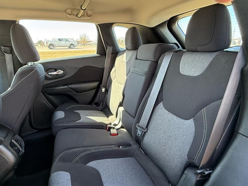 Jeep Cherokee Sport 4WD 2015