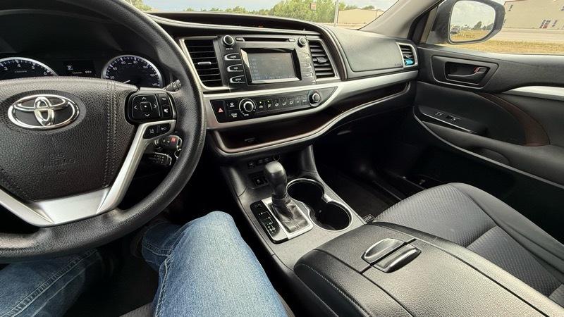 Toyota Highlander LE FWD I4 2017