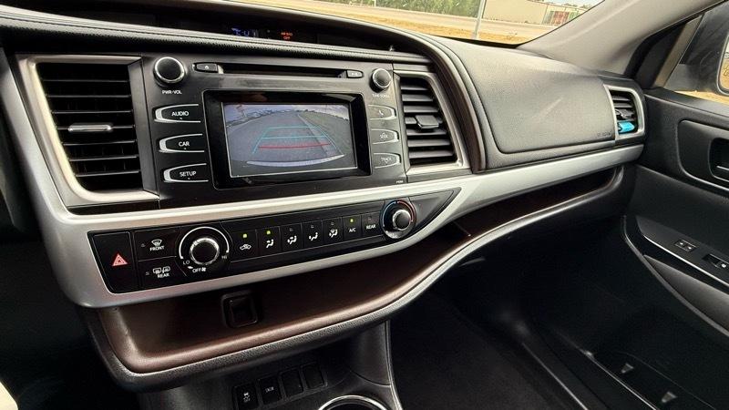 Toyota Highlander LE FWD I4 2017