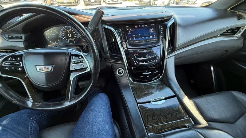 Cadillac Escalade Platinum 4WD 2015