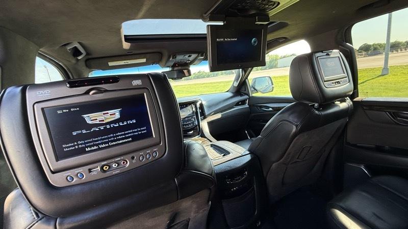 Cadillac Escalade Platinum 4WD 2015