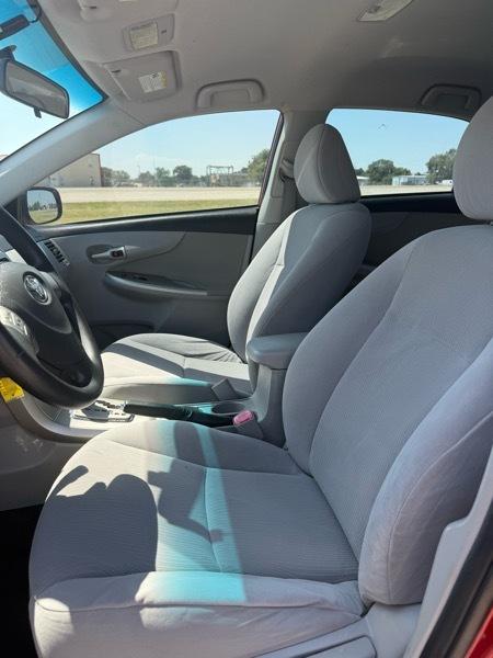Toyota Corolla LE 2013