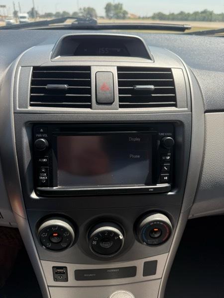 Toyota Corolla LE 2013