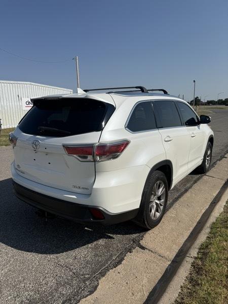 Toyota Highlander XLE AWD V6 2015