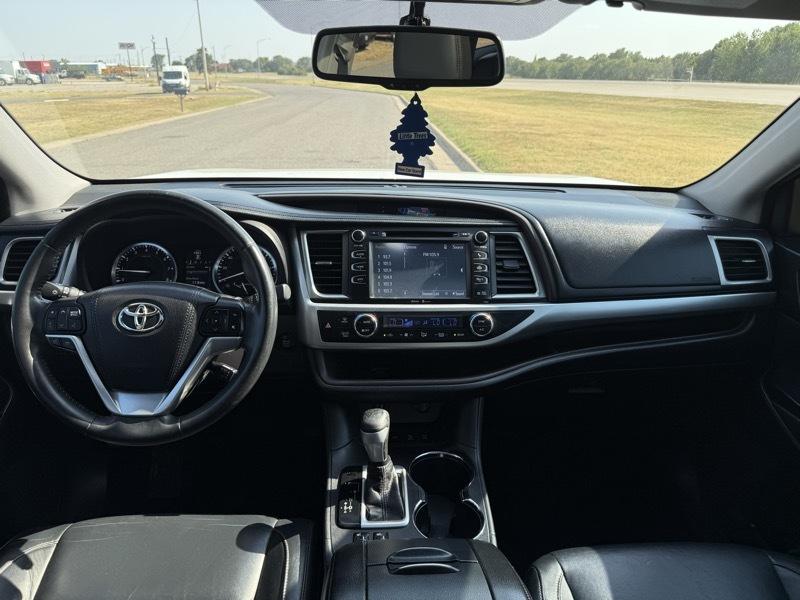 Toyota Highlander XLE AWD V6 2015