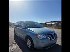 2010 Chrysler Town & Country 