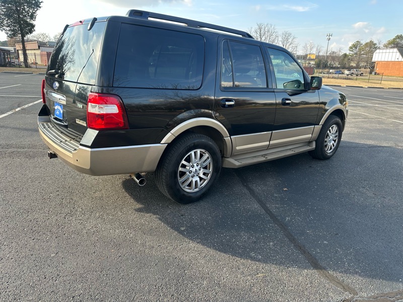 Ford Expedition 4dr XLT 2011