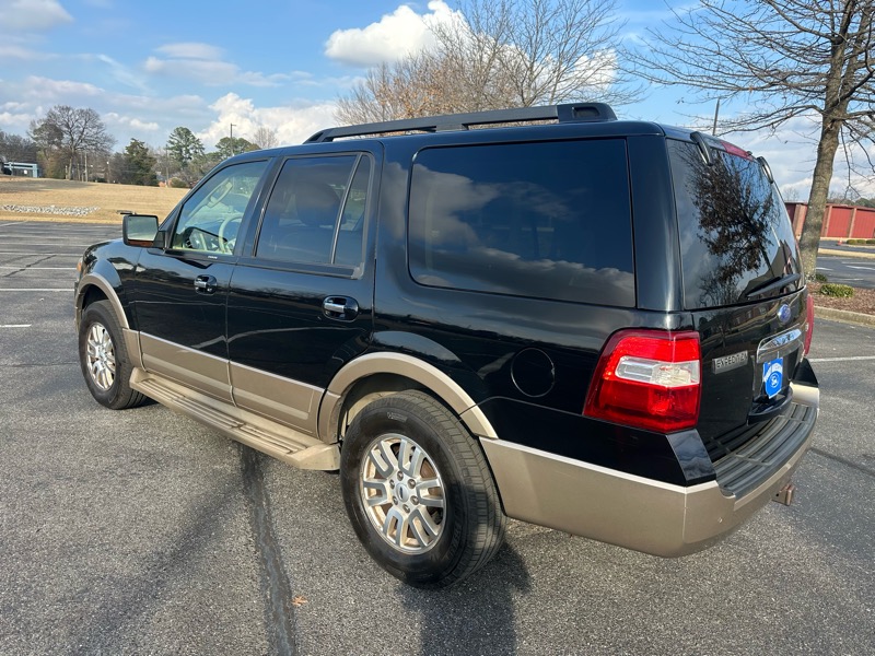 Ford Expedition 4dr XLT 2011
