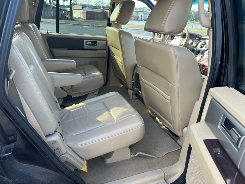 Ford Expedition 4dr XLT 2011