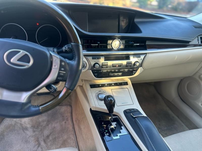 Lexus ES 350 Sedan 2014