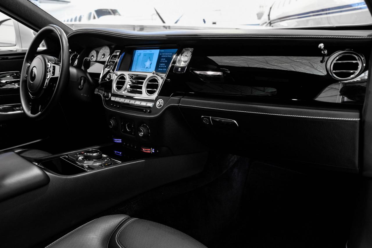 Rolls-Royce Ghost photo 8