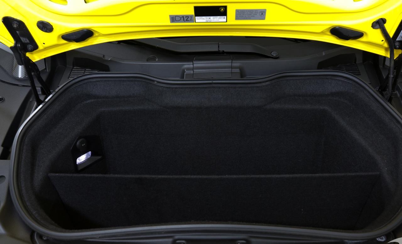 Lamborghini Aventador photo 19