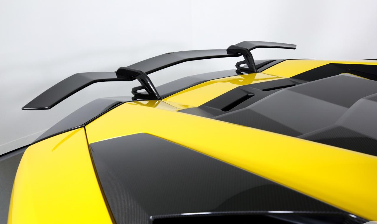Lamborghini Aventador photo 8