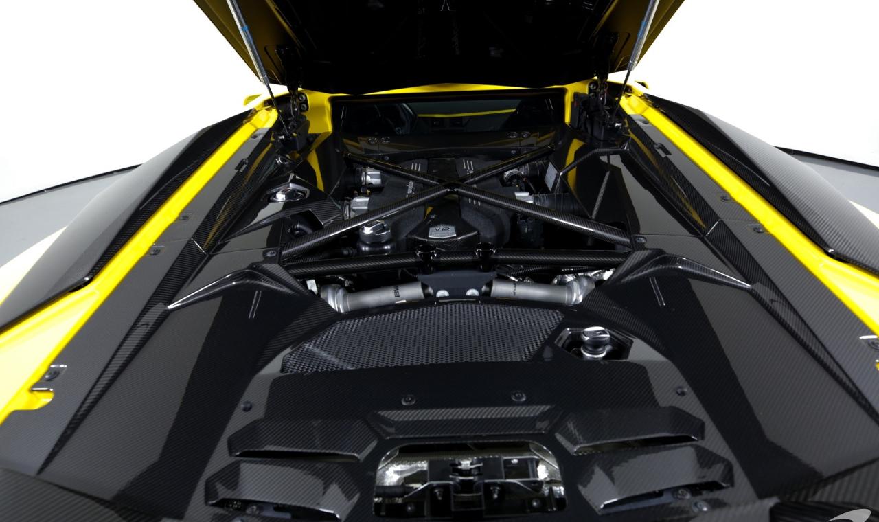 Lamborghini Aventador photo 9