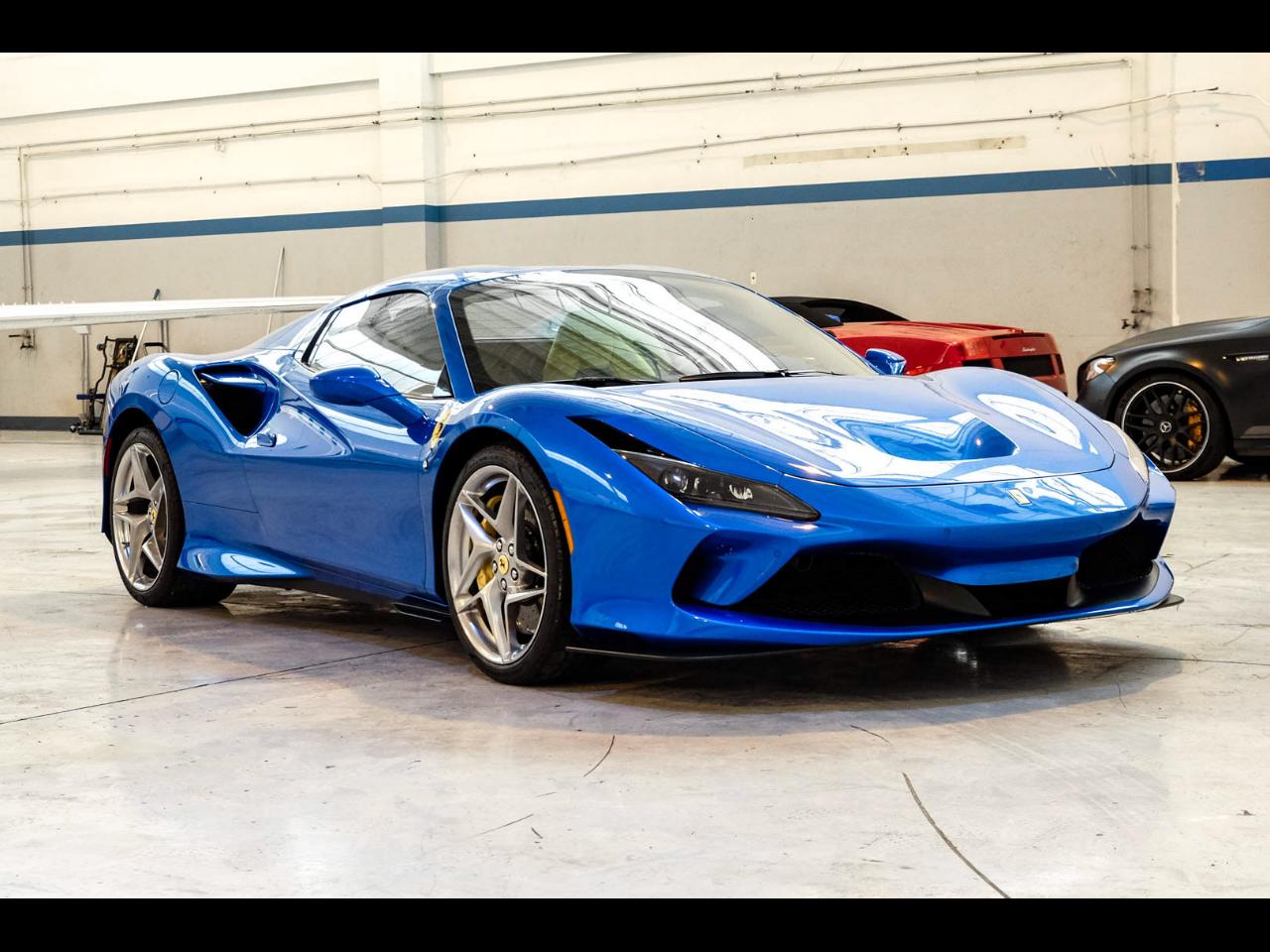 Ferrari F8 photo 2