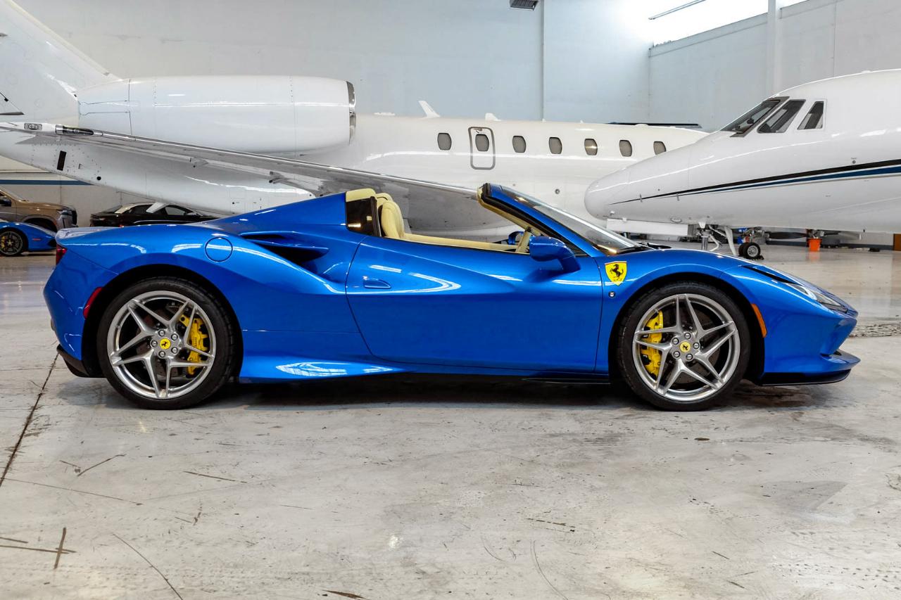 Ferrari F8 photo 7