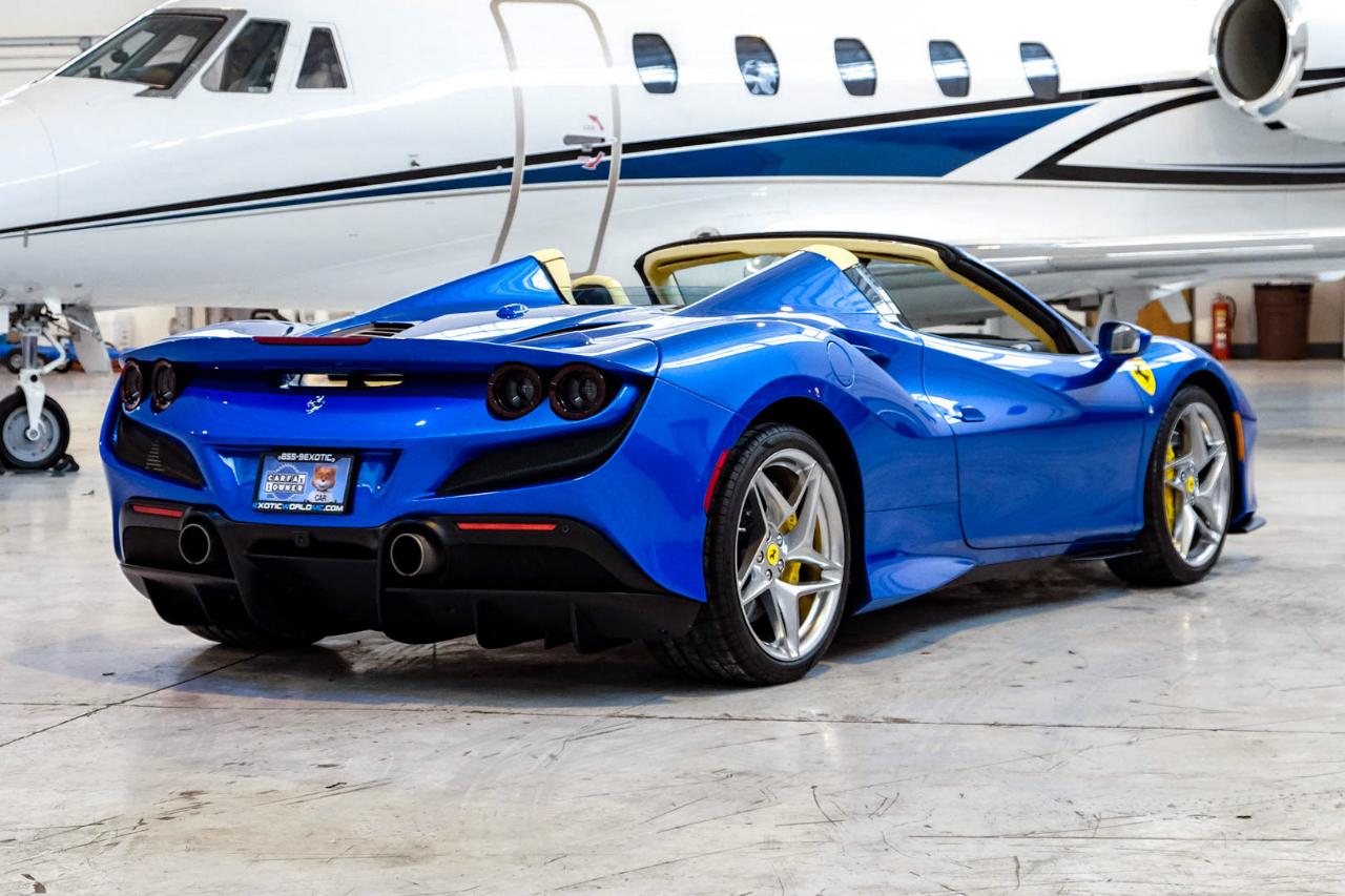 Ferrari F8 photo 9