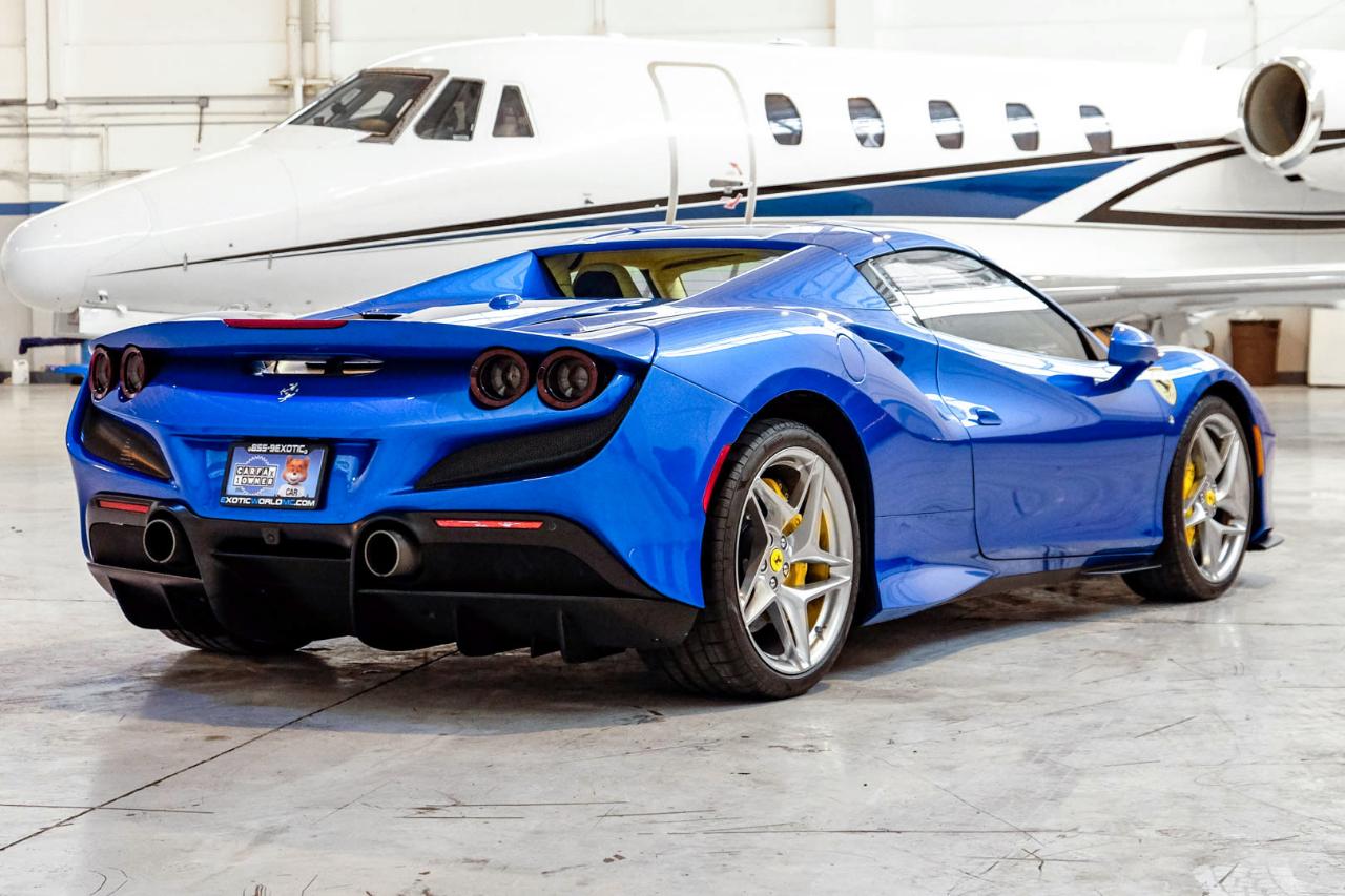 Ferrari F8 photo 10