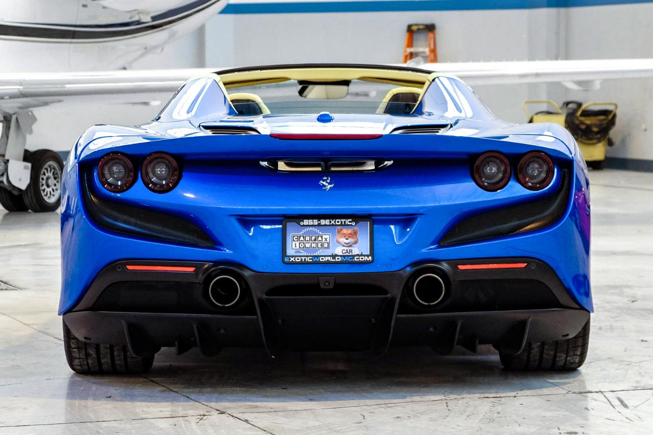 Ferrari F8 photo 11
