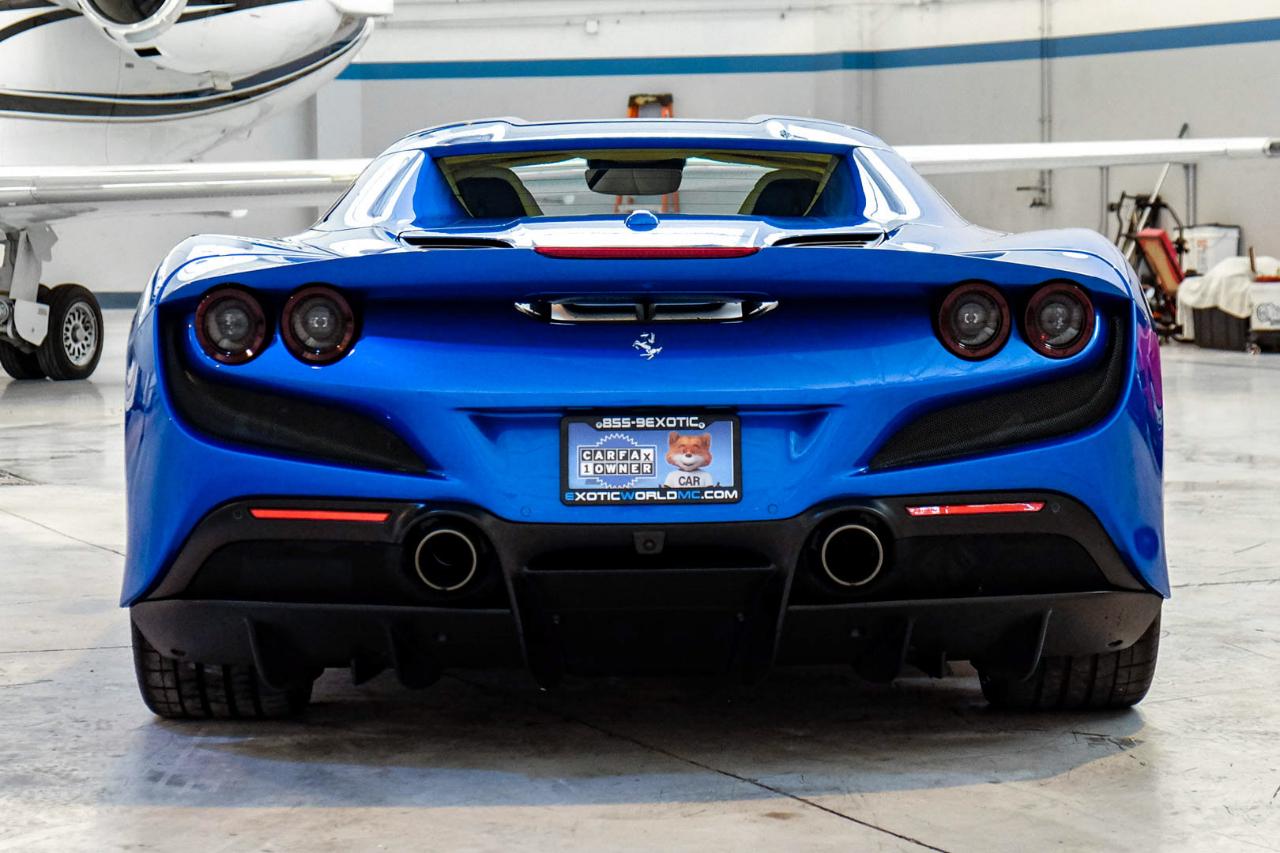 Ferrari F8 photo 12