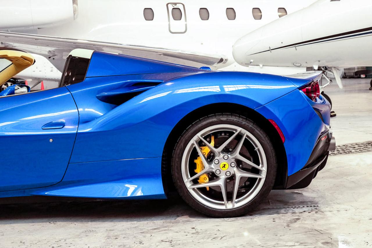 Ferrari F8 photo 18