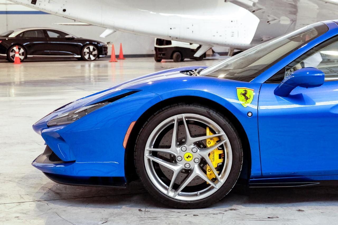 Ferrari F8 photo 19
