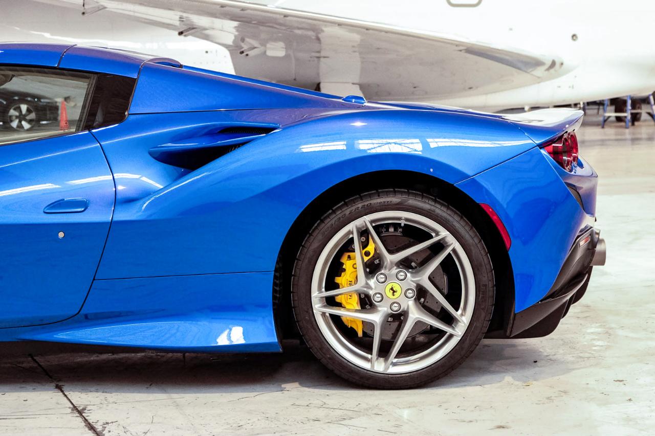 Ferrari F8 photo 20
