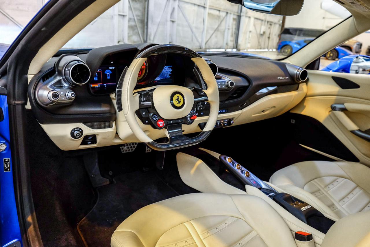 Ferrari F8 photo 22