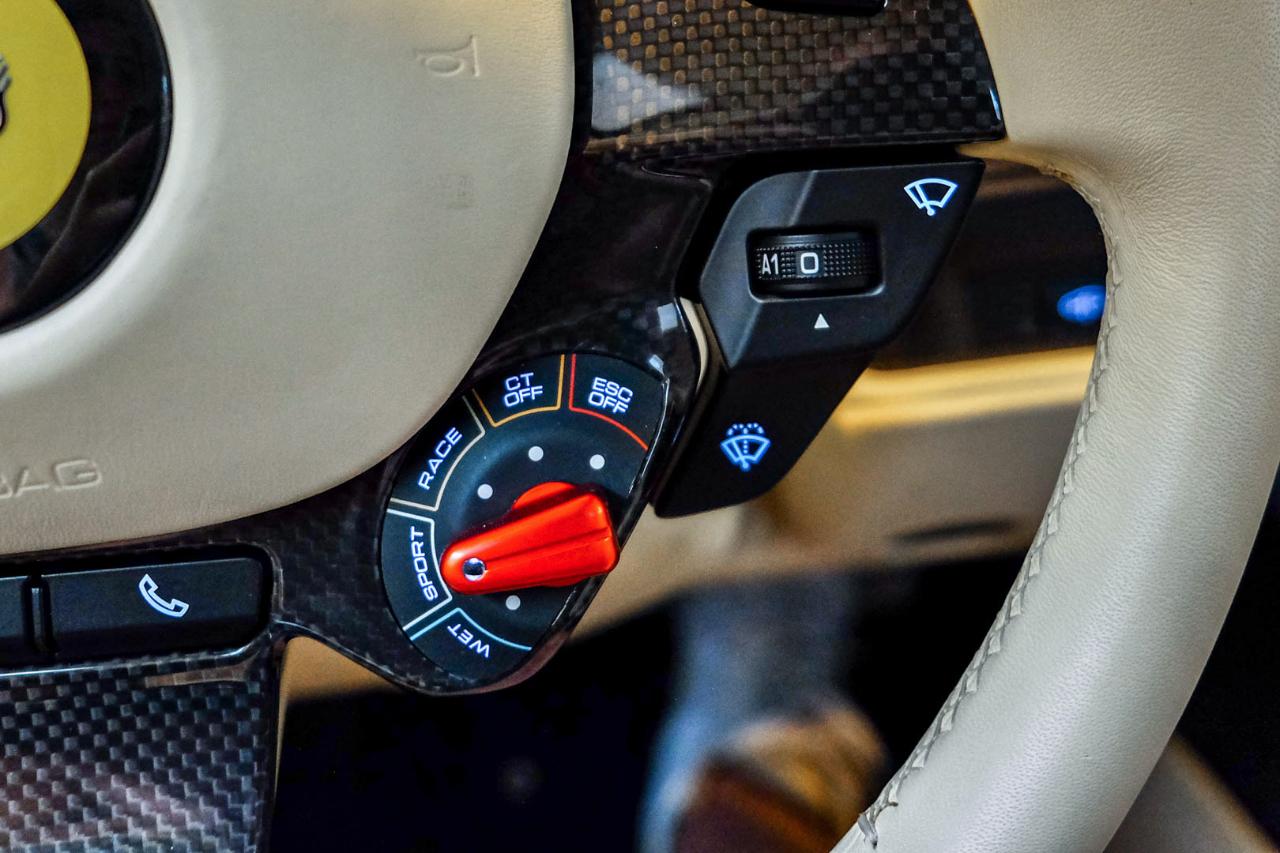 Ferrari F8 photo 25