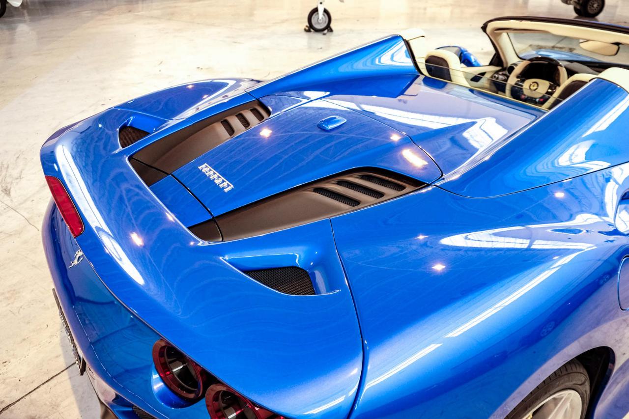 Ferrari F8 photo 58