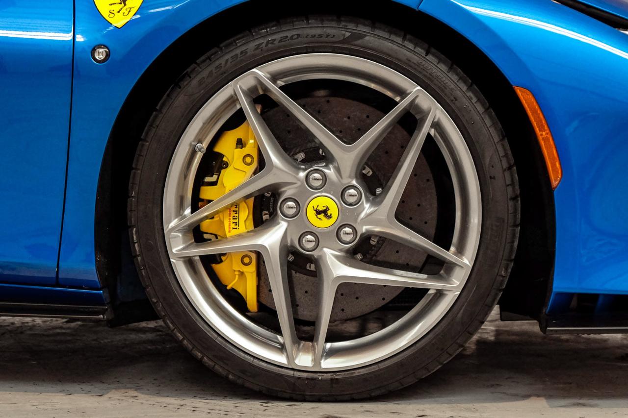 Ferrari F8 photo 66