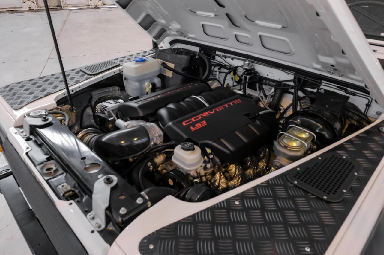 Land Rover Defender photo 46
