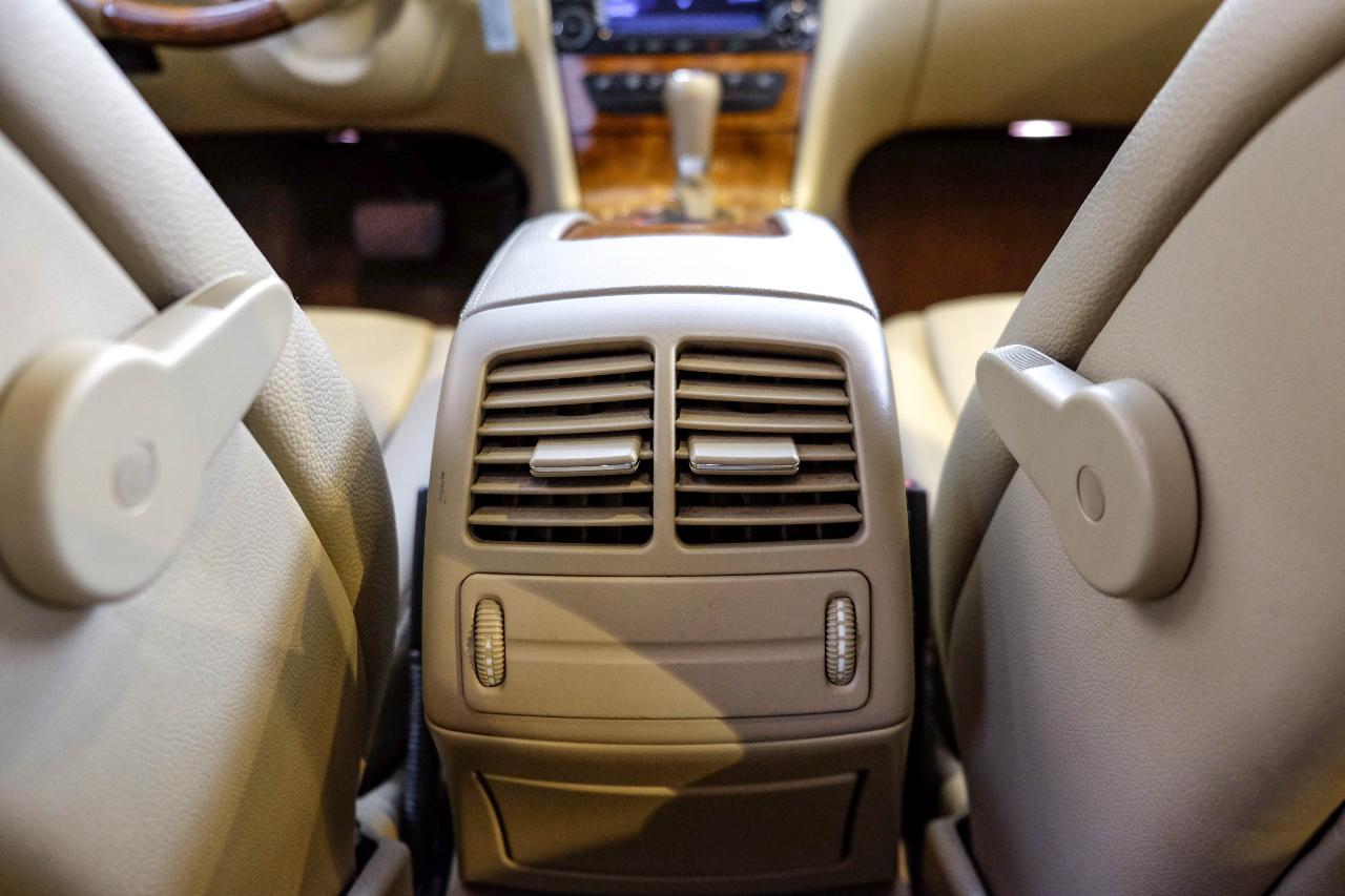 Mercedes-Benz E-Class photo 19
