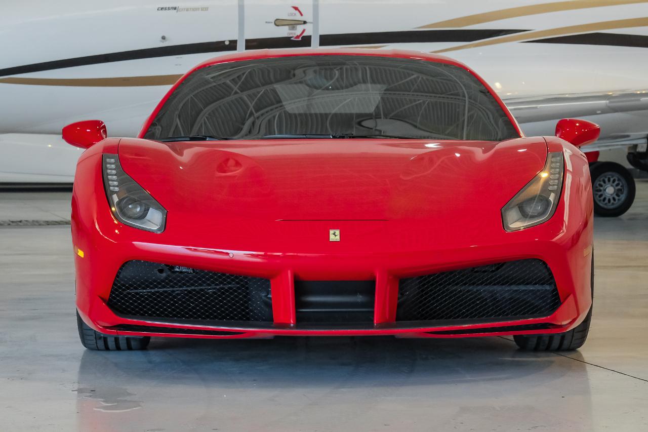 Ferrari 488 photo 4