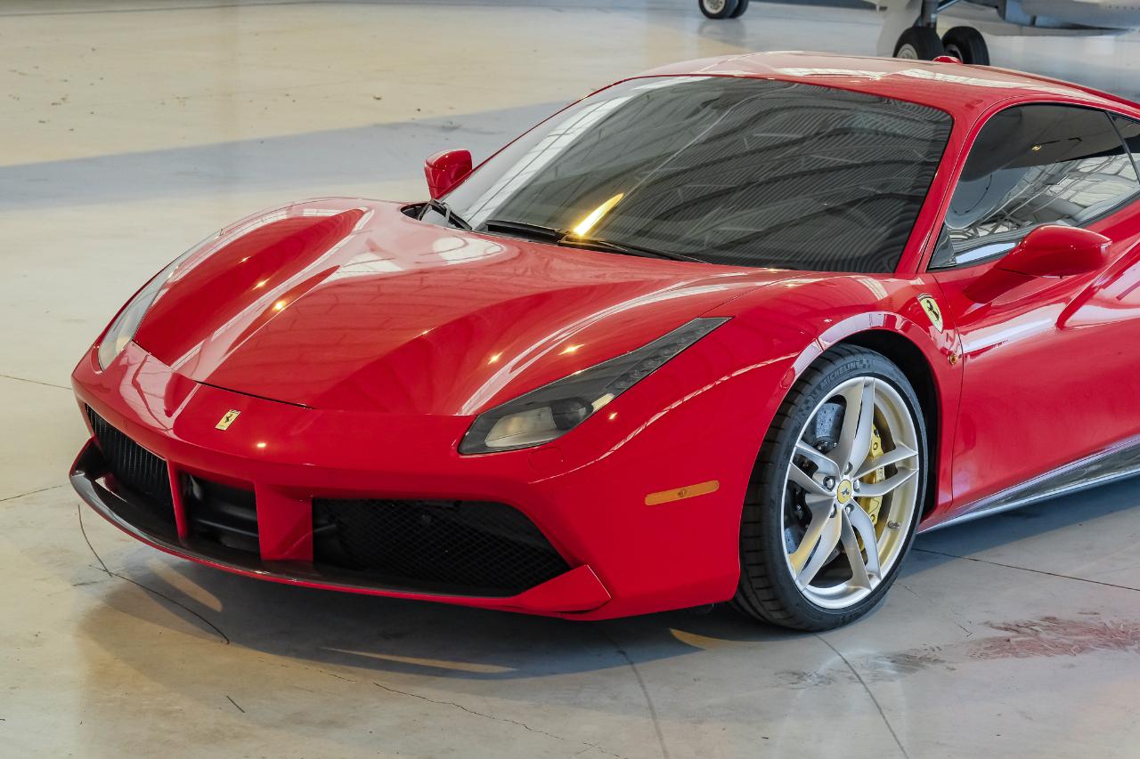 Ferrari 488 photo 6