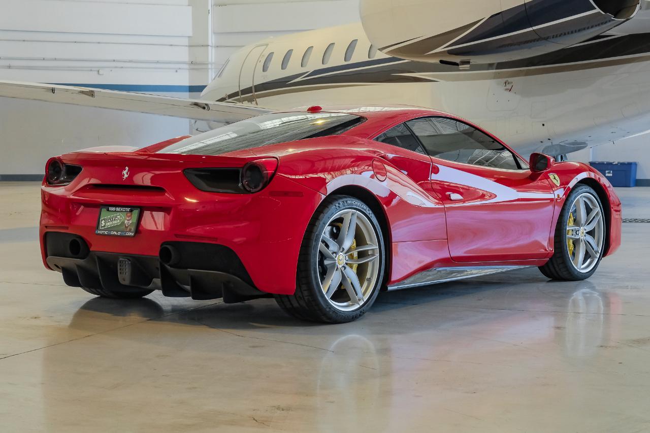 Ferrari 488 photo 9