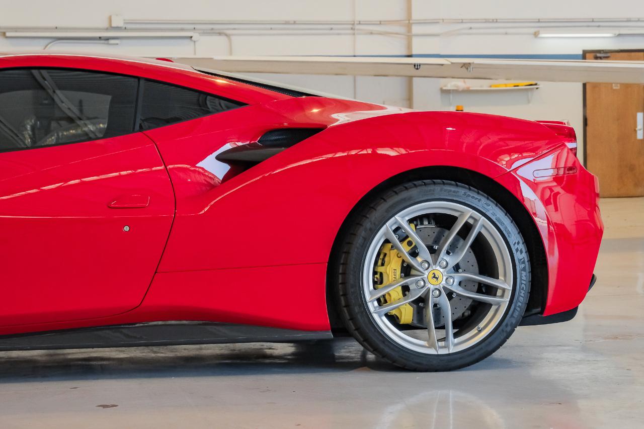 Ferrari 488 photo 16