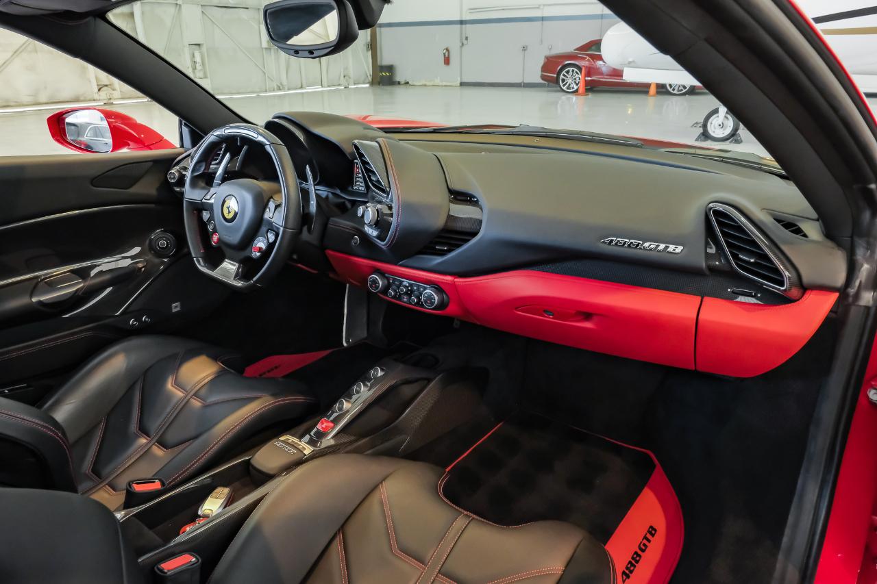 Ferrari 488 photo 17