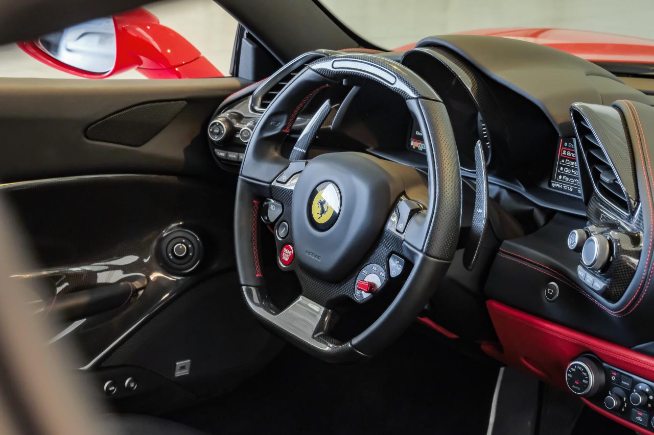 Ferrari 488 photo 18