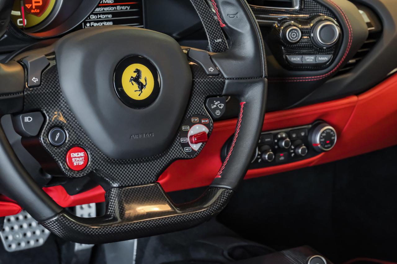 Ferrari 488 photo 21